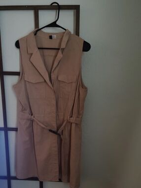 H&M Beige/Tan Crew Neck Top